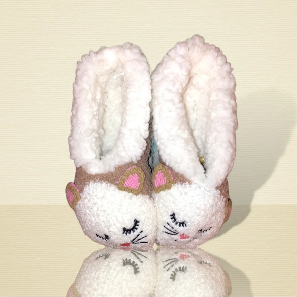 🆕NWT🎁Kids Fuzzy Kitty Slippers - Picture 2 of 15